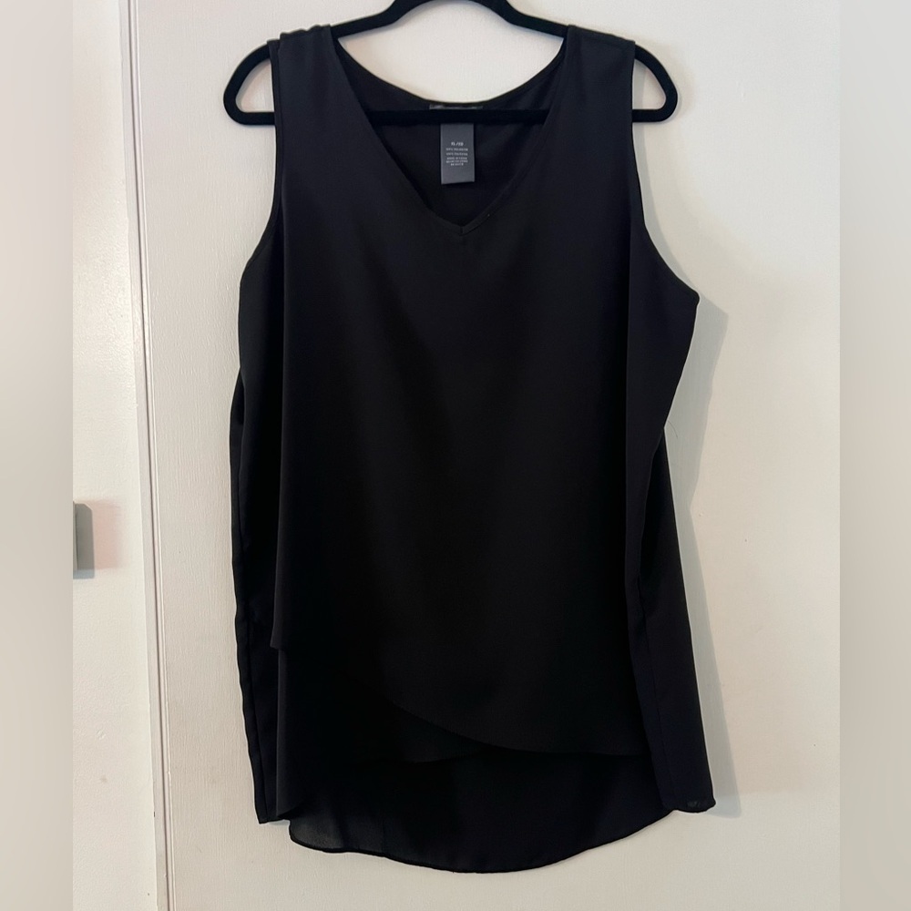 Chelsea & Theodore Black V-Neck Tank Top size XL (H116)